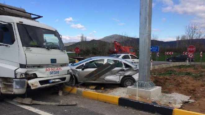 İzmir de feci kaza: Aniden yola çıkınca...
