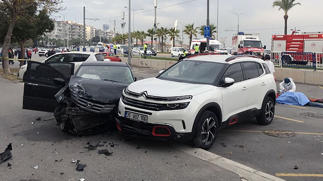 İzmir de feci kaza can aldı... Önce yayaya sonra cipe!