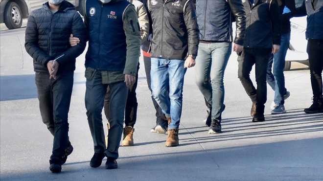 İzmir de FETÖ operasyonu: 7 gözaltı