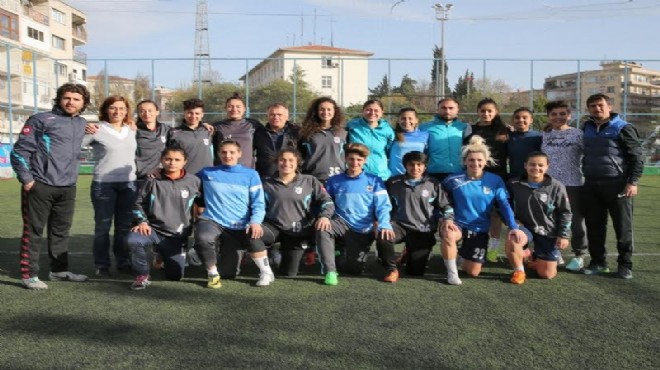 İzmir’de futbol kadınlardan sorulur!