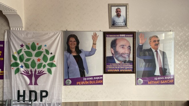 İzmir de HDP ye polis baskını! İl başkanı gözaltına alındı