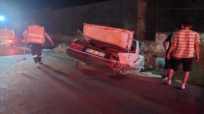 İzmir de kaza: Otomobil sürücüsü yaralı!