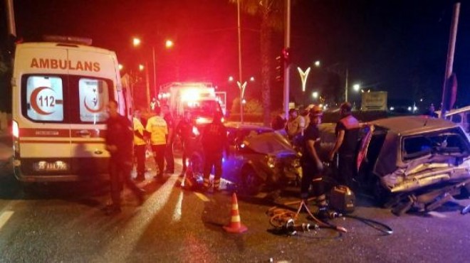 İzmir de  kırmızı ışık  kazası: 1 ölü, 5 yaralı!