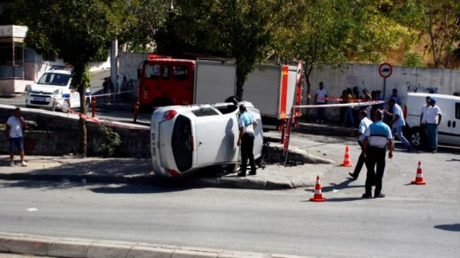İzmir de korkunç kaza: Kaldırımdaki yayayı ezdi!