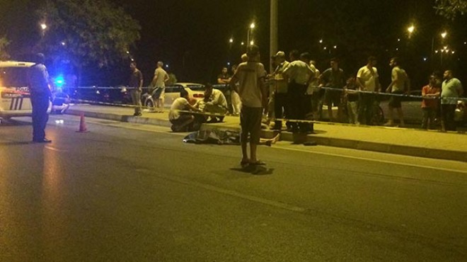 İzmir de korkunç kaza! Motosiklet refüje çarptı: 2 ölü