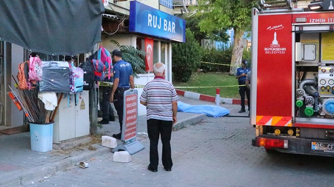 İzmir de eğlence merkezinde yangın... Alevlerin arasında can verdi!