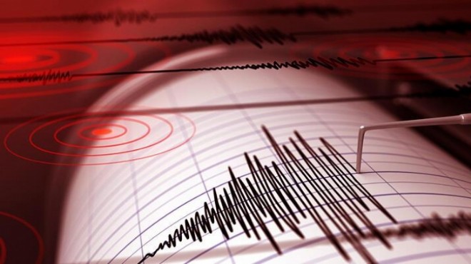İzmir’de korkutan deprem… Körfez beşik gibi sallanıyor!