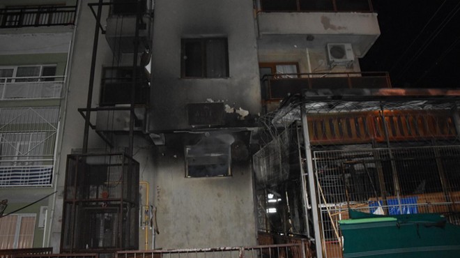 İzmir’de korkutan yangın: Dükkan kül oldu!