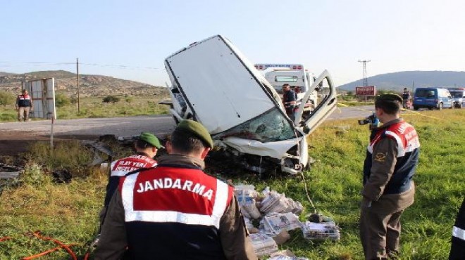 İzmir’de minibüsle otobüs çarpıştı: 1 ölü, 1 yaralı