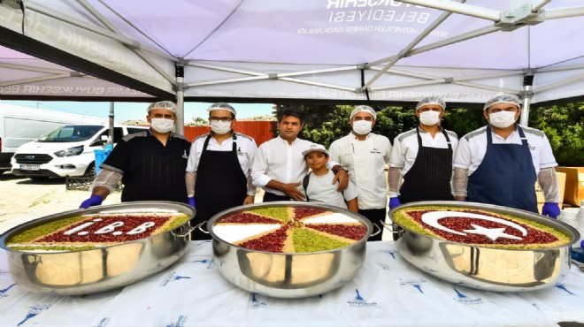 İzmir’de Muharrem ayında aşure dağıtımı başladı