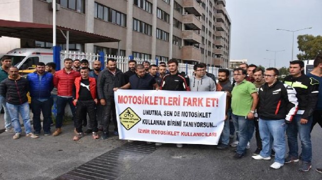 İzmir de ölen motosiklet sürücüsünün arkadaşlarından eylem