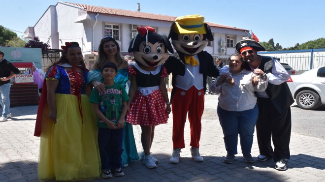 İzmir de özel çocuklar bahar şenliğinde eğlendi