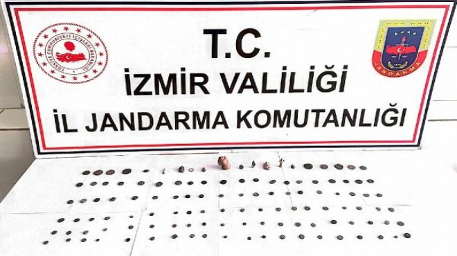 İzmir de  tarih  kaçakçılarına operasyon: 108 sikke ele geçirildi!