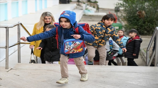 İzmir de tatil dönüşü ilk ders zili çaldı!