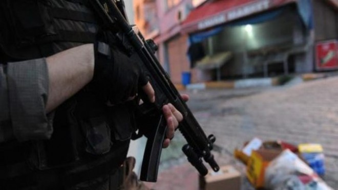 İzmir de terör operasyonu: Patlayıcılar ele geçirildi!
