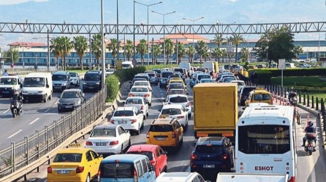 İzmir de trafiğe kayıtlı kaç araç var?