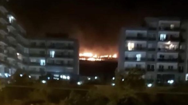 İzmir de yerleşim bölgesine yaklaşan yangın korkuttu