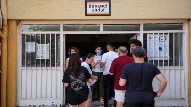 İzmir de YKS nin ikinci oturumu başladı