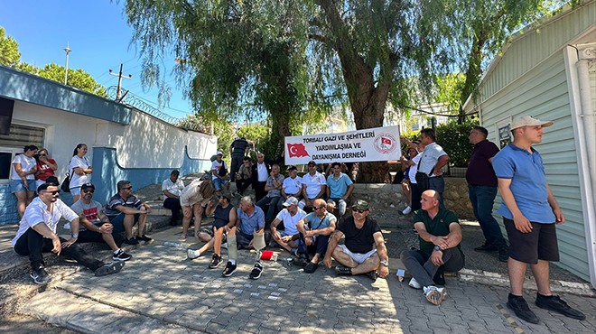 İzmir deki askeri kampta tepki çeken uygulama: Şehit yakını ve gaziler alınmadı!