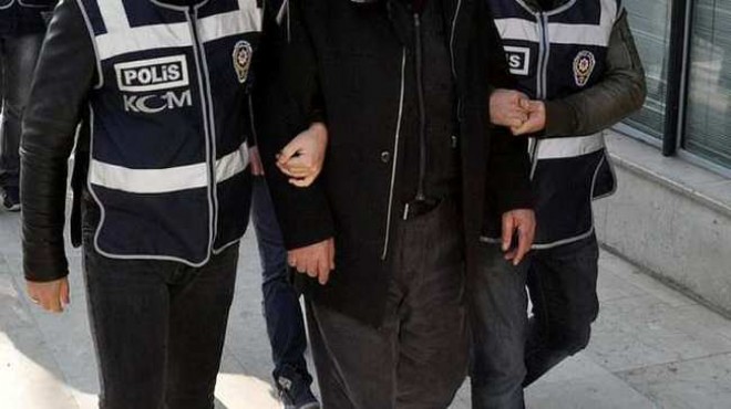 İzmir deki FETÖ operasyonunda 3 tutuklama