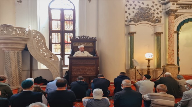 İzmir depreminde hayatını kaybedenler anıldı