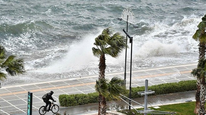 İzmir e kuvvetli sağanak ve fırtına uyarısı!