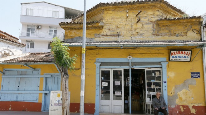 İzmir in 85 yıllık bakkalı