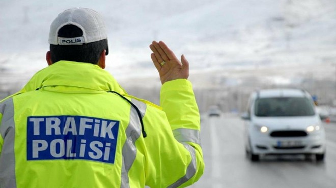 İzmir in haftalık trafik raporu: 14 bin 10 sürücüye ceza