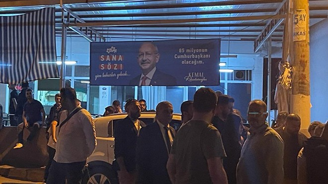 İzmir in o ilçesinde yüksek tansiyon... Sopa ve taşlar havada uçuştu!