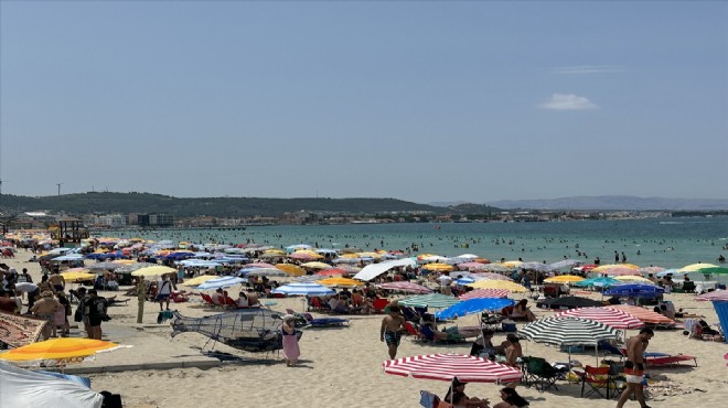 İzmir in plajları doldu taştı!