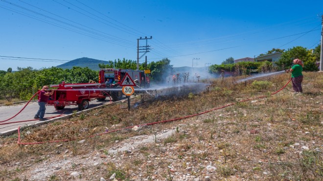 İzmir in sıradışı çifti... Yangınlarla mücadele ediyorlar!