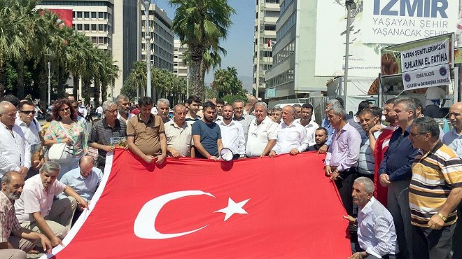 İzmir teröre lanet okudu!