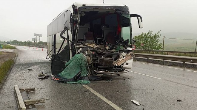 İzmir yolunda can pazarı... 33 yaralı!