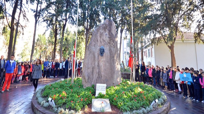 İzmir Zübeyde Ana’yı andı