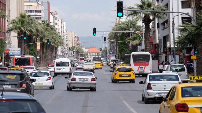 İzmirliler dikkat... O bulvar trafiğe kapatılacak!