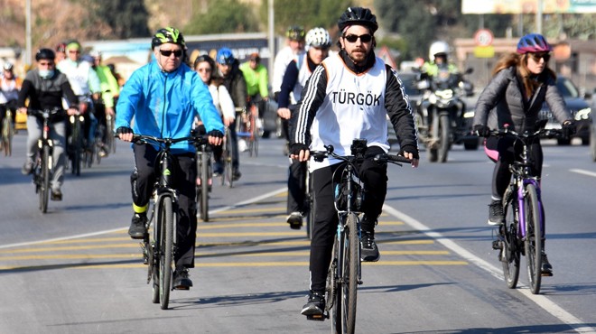 İzmirliler engelliler için pedal çevirdi