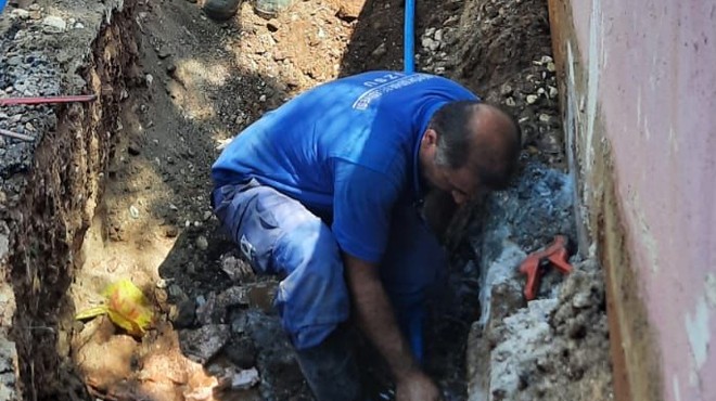 İZSU deprem bölgesinde yaraları sarıyor