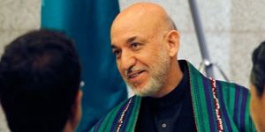 Karzai: ABD Taliban ile görüşüyor