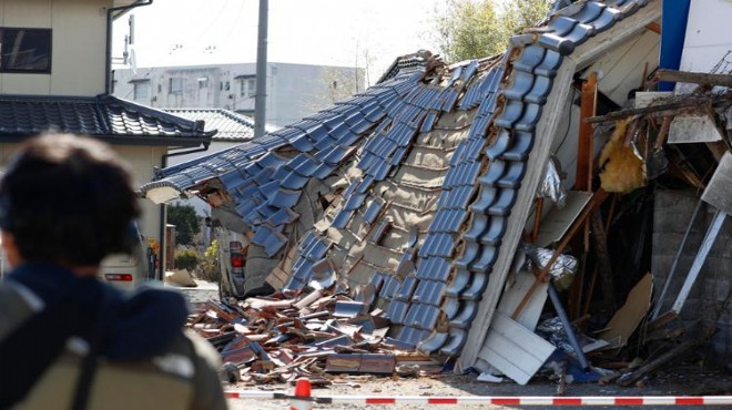Japonya da 7,4 lük deprem! Tsunami uyarısı verildi