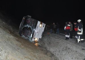 İşçilerini taşıyan otobüs devrildi: 1 ölü, 40 yaralı