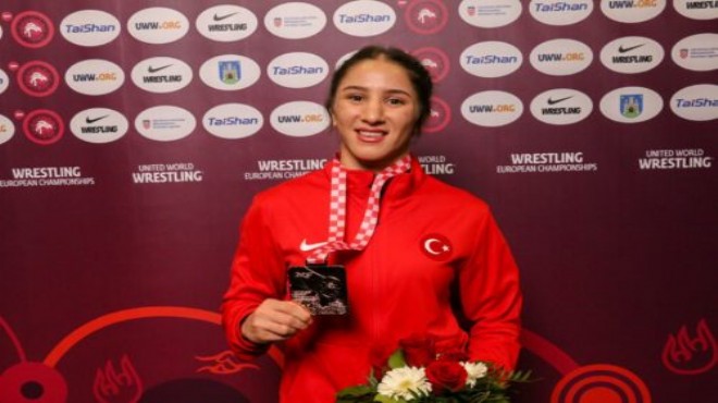 Kadın Güreş Milli Takıma 5 madalya!!!