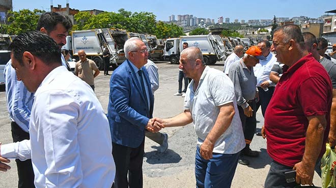 Karabağlar Belediyesi nde bayramlaşma sevinci