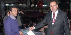 AK Parti Karabağlar mevcut başkanla devam dedi!