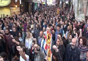 İstanbul daki öğretmen cinayetine gözyaşlı protesto