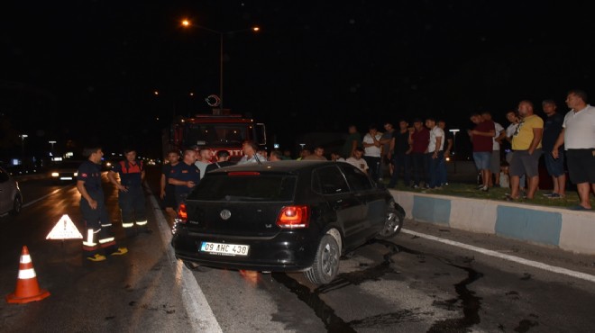 Karşıya geçerken motosiklet çarptı... Araba da manevrasını kaybetti!