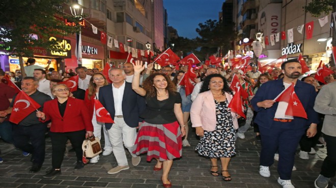 Karşıyaka 19 Mayıs ı Anıl Piyancı konseri ile kutladı