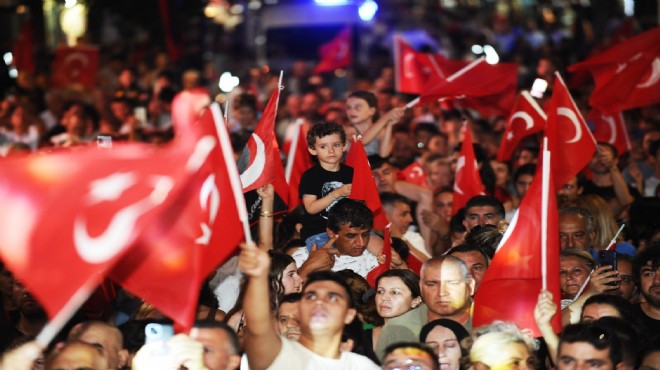 Karşıyaka Çarşısı gelincik tarlasına döndü