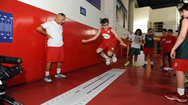 Karşıyaka dan gençlere spor hizmeti