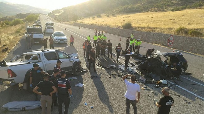 Katliam gibi kaza: 4 ölü, 3 yaralı!