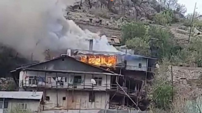 Kerpiç evde yangın çıktı: Oğlu öldü, anne kayıp